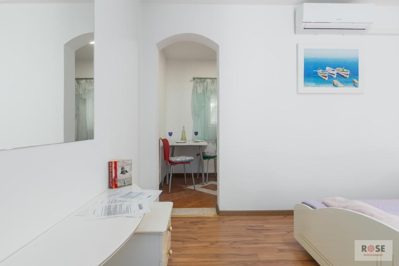 Apartment Laureta Porec Exterior photo